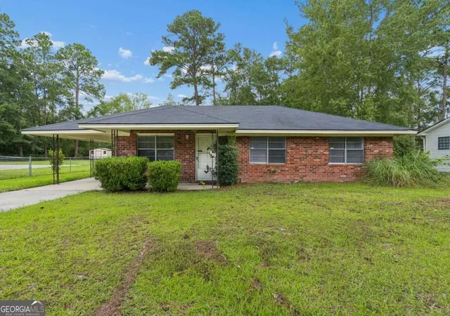 Photo 1 of Single family home for sale at 200 Becky St, Hinesville, GA 31313 | MLS# 10839731 | Listing updated on 2026-09-19