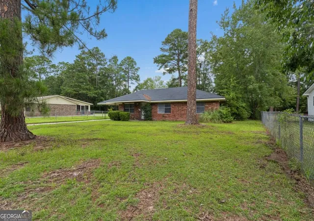 Photo 2 of Single family home for sale at 200 Becky St, Hinesville, GA 31313 | MLS# 10839731 | Listing updated on 2026-09-19