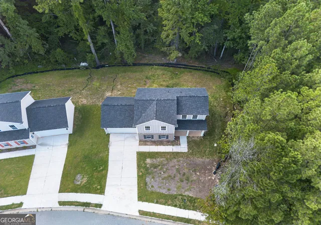 Photo 2 of Single family home for sale at 3942 Alderwoods Dr, Jonesboro, GA 30236 | MLS# 10839862 | Listing updated on 2026-09-24