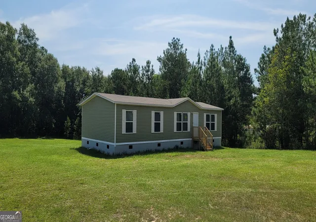 Photo 2 of Manufactured home for sale at 121 Pecan Grv Rd, Sylvania, GA 30467 | MLS# 10841556 | Listing updated on 2026-09-08