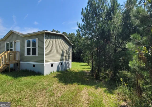 Photo 3 of Manufactured home for sale at 121 Pecan Grv Rd, Sylvania, GA 30467 | MLS# 10841556 | Listing updated on 2026-09-08