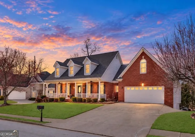 Photo 3 of Single family home for sale at 211 Graymist Path, Loganville, GA 30052 | MLS# 10843301 | Listing updated on 2026-09-18