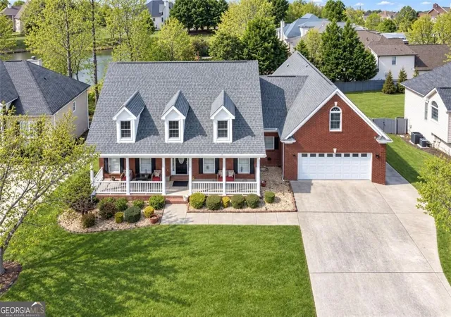 Photo 4 of Single family home for sale at 211 Graymist Path, Loganville, GA 30052 | MLS# 10843301 | Listing updated on 2026-09-24