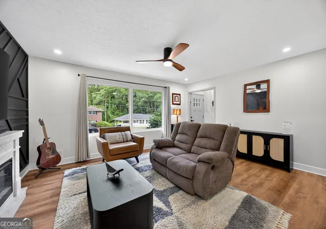 Photo 2 of Single family home for sale at 1392 Willow Trl Sw, Atlanta, GA 30311 | MLS# 10783470 | Listing updated on 2026-09-10