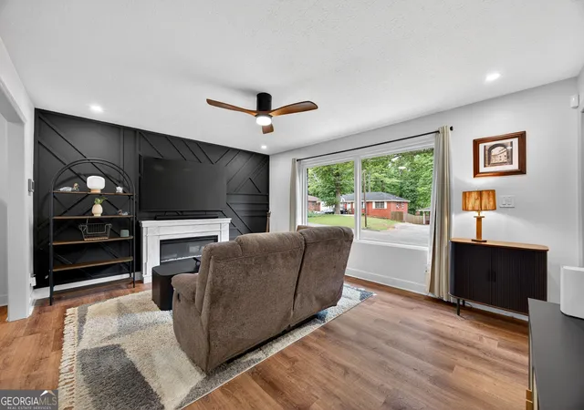 Photo 3 of Single family home for sale at 1392 Willow Trl Sw, Atlanta, GA 30311 | MLS# 10783470 | Listing updated on 2026-09-10