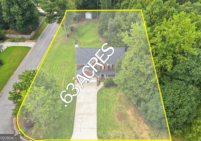 Photo 3 of Single family home for sale at 5821 Silverthorn Dr, Flowery Branch, GA 30542 | MLS# 10841065 | Listing updated on 2026-09-23