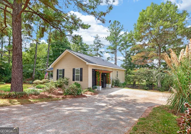 Photo 3 of Sale Pending at 103 Willow Glen, Centerville, GA 31028 | MLS# 10850231 | Listing updated on 2026-09-28