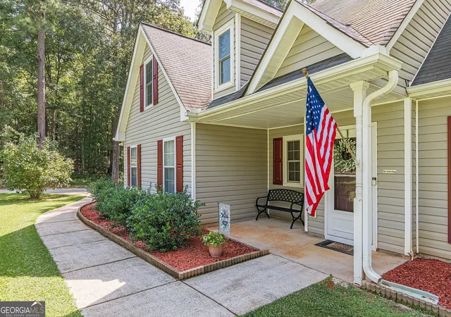 Photo 2 of Single family home for sale at 210 Kim Trl, Stockbridge, GA 30281 | MLS# 10849320 | Listing updated on 2026-10-02