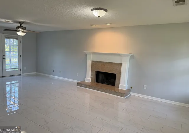 Photo 3 of Single family home for sale at 152 Moss Pointe Dr, Mcdonough, GA 30253 | MLS# 10841434 | Listing updated on 2026-09-21