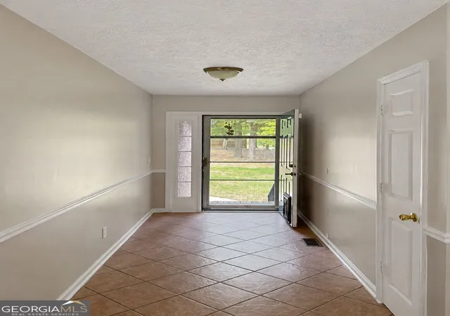 Photo 3 of Single family home for sale at 7 Desoto Dr, Aiken, SC 29803 | MLS# 10838331 | Listing updated on 2026-09-16