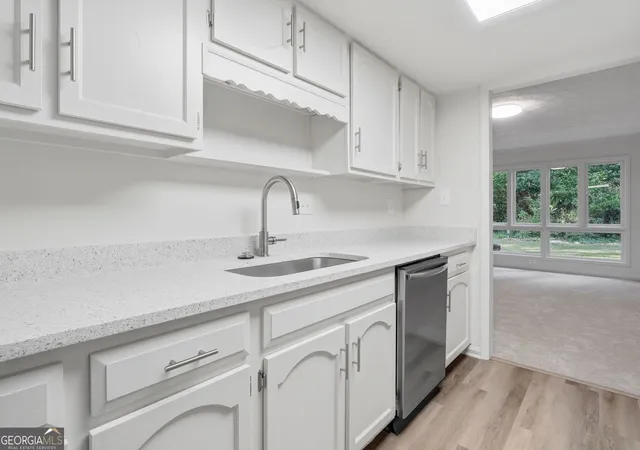 Photo 3 of Townhouse for sale at 3229 Clairmont N Rd NE, Atlanta, GA 30329 | MLS# 10841525 | Listing updated on 2026-09-22