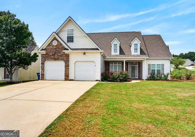 Photo 1 of Sale Pending at 105 Churchill Dr, Lagrange, GA 30241 | MLS# 10839602 | Listing updated on 2026-09-30