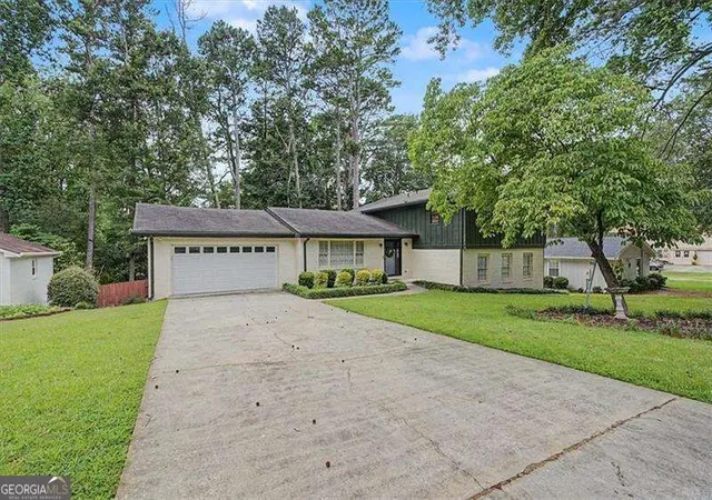Photo 3 of Single family home for sale at 2204 Pine Point Dr, Lawrenceville, GA 30043 | MLS# 10837060 | Listing updated on 2026-09-15