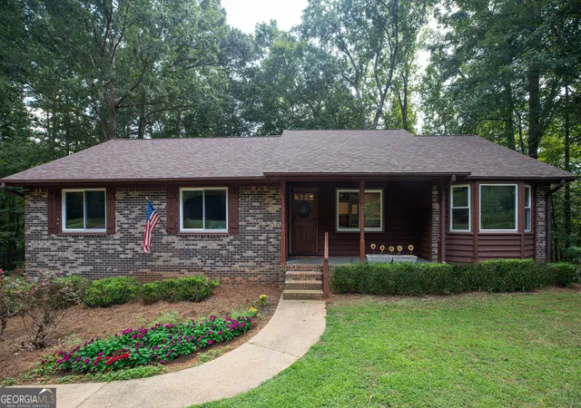 Photo 2 of Single family home for sale at 4512 Creekwood Cir Nw, Kennesaw, GA 30152 | MLS# 10841441 | Listing updated on 2026-09-24
