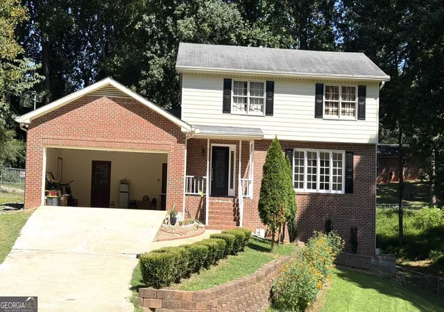 Photo 2 of Single family home for sale at 574 Hickory Hills Ct, Stone Mountain, GA 30083 | MLS# 10838772 | Listing updated on 2026-09-16