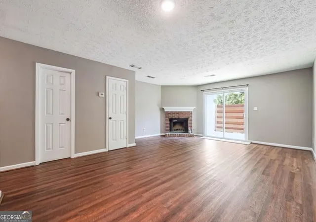 Photo 3 of Townhouse for sale at 2962 Webb Brg Rd, Alpharetta, GA 30009 | MLS# 10849816 | Listing updated on 2026-09-23