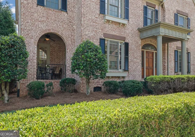 Photo 4 of Single family home for sale at 7965 Georgetown Cir, Suwanee, GA 30024 | MLS# 10851434 | Listing updated on 2026-10-08