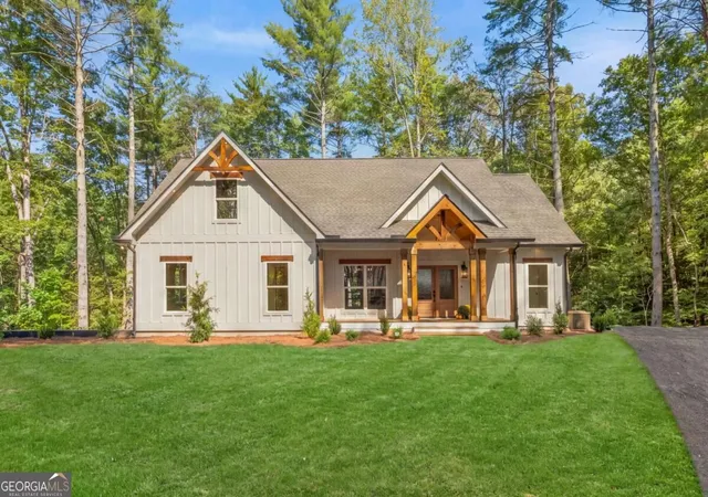 Photo 1 of Single family home for sale at 25 Riverhouse Dr, Dahlonega, GA 30533 | MLS# 10852274 | Listing updated on 2026-10-08