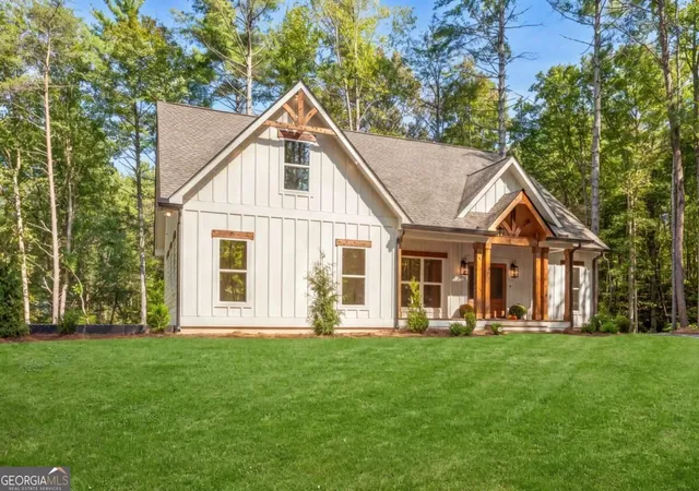 Photo 2 of Single family home for sale at 25 Riverhouse Dr, Dahlonega, GA 30533 | MLS# 10852274 | Listing updated on 2026-10-08