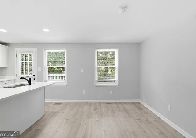 Photo 3 of Single family home for sale at 3724 Bramblevine Cir, Lithonia, GA 30038 | MLS# 10844737 | Listing updated on 2026-09-24