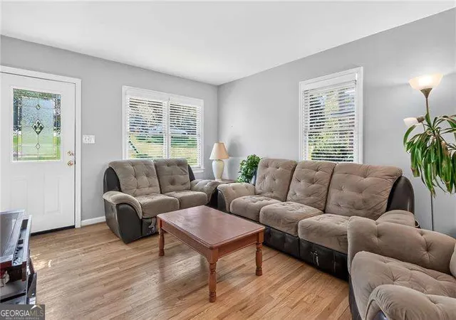 Photo 3 of Single family home for sale at 2085 Clearwater Dr, Marietta, GA 30067 | MLS# 10872712 | Listing updated on 2026-10-28