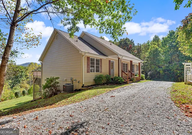 Photo 4 of Single family home for sale at 49 Vine Hl Ln, Clayton, GA 30525 | MLS# 10872538 | Listing updated on 2026-10-28