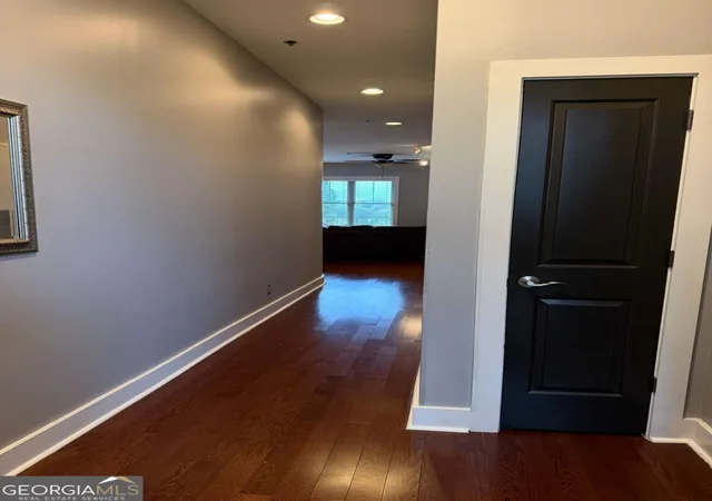 Listing Photo 4 - Condo for sale in building located at 1195 Milton Ter Se, Atlanta, GA 30315 - Unit #5201