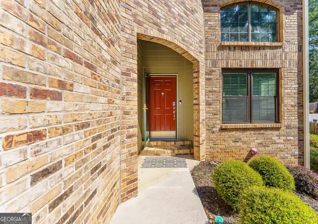 Photo 2 of Townhouse for sale at 647 Granby Hl Pl, Alpharetta, GA 30022 | MLS# 10850207 | Listing updated on 2026-09-21