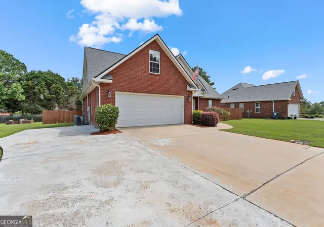 Photo 2 of Single family home for sale at 318 Christopher Luke Cir, Perry, GA 31069 | MLS# 10845406 | Listing updated on 2026-09-28