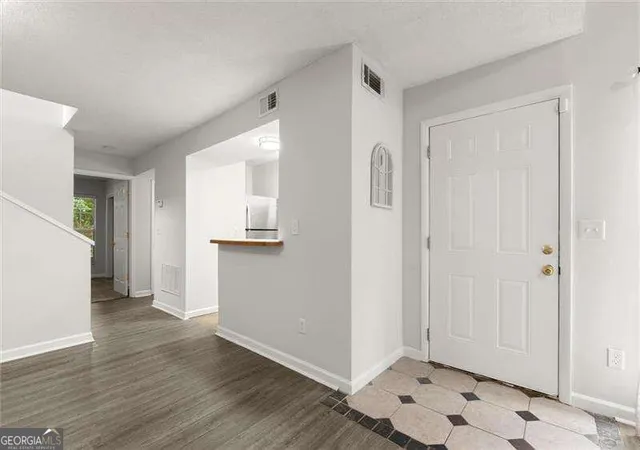 Photo 3 of Condo for sale at 573 Picketts Bnd Ct, Marietta, GA 30008 | MLS# 10853329 | Listing updated on 2026-10-09