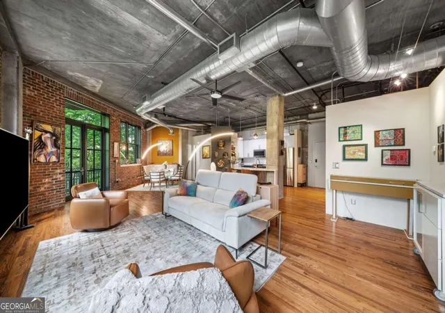 Photo 3 of Condo for sale at 3235 Roswell Rd NE #405, Atlanta, GA 30305 | MLS# 10844947 | Listing updated on 2026-09-26
