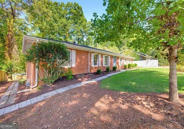 Photo 3 of Single family home for sale at 851 Valleymeade Dr Se, Marietta, GA 30067 | MLS# 10844215 | Listing updated on 2026-09-11