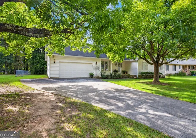 Photo 2 of Single family home for sale at 1728 Honeybee Crk, Griffin, GA 30224 | MLS# 10846011 | Listing updated on 2026-10-02