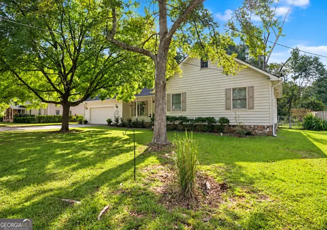 Photo 3 of Single family home for sale at 1728 Honeybee Crk, Griffin, GA 30224 | MLS# 10846011 | Listing updated on 2026-10-02