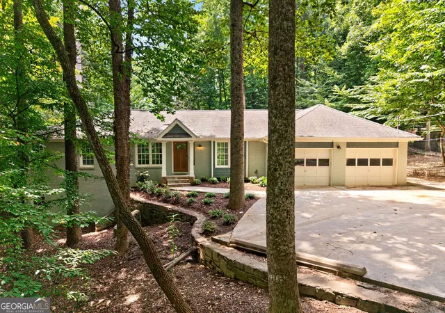 Photo 3 of Single family home for sale at 415 Forest Hills Dr, Sandy Springs, GA 30342 | MLS# 10826542 | Listing updated on 2026-09-10