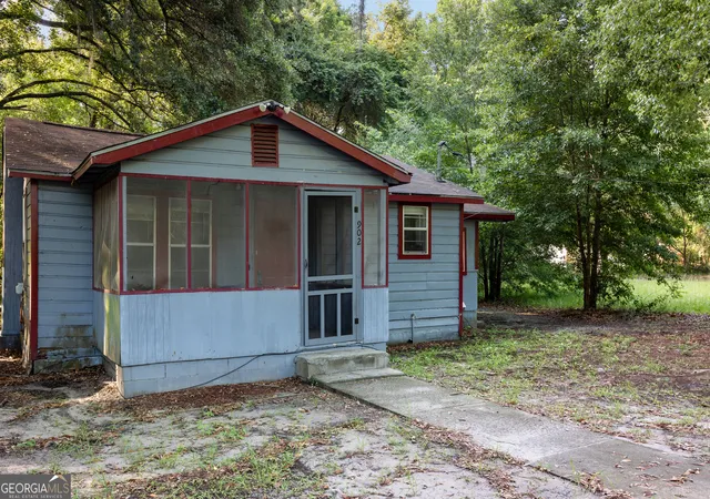Photo 3 of Sale Pending at 902 Martin Luther King Jr Blvd, Darien, GA 31305 | MLS# 10786135 | Listing updated on 2026-09-28