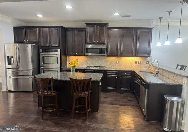 Photo 3 of Single family home for sale at 17 Cyn View Dr, Newnan, GA 30265 | MLS# 10842170 | Listing updated on 2026-09-22
