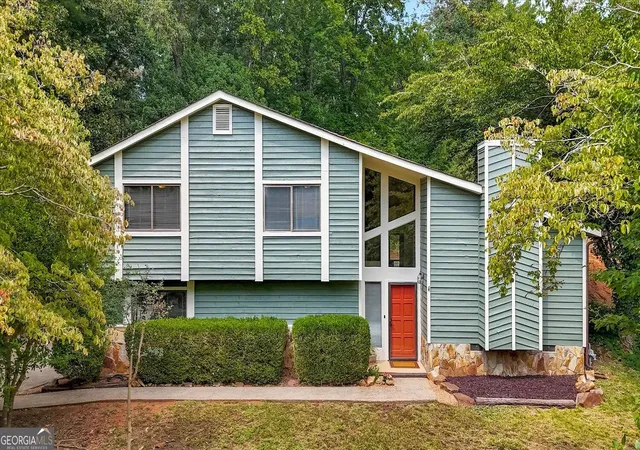 Photo 1 of Single family home for sale at 6565 Oakwood Dr, Douglasville, GA 30135 | MLS# 10851868 | Listing updated on 2026-10-08