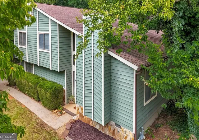 Photo 3 of Single family home for sale at 6565 Oakwood Dr, Douglasville, GA 30135 | MLS# 10851868 | Listing updated on 2026-10-08