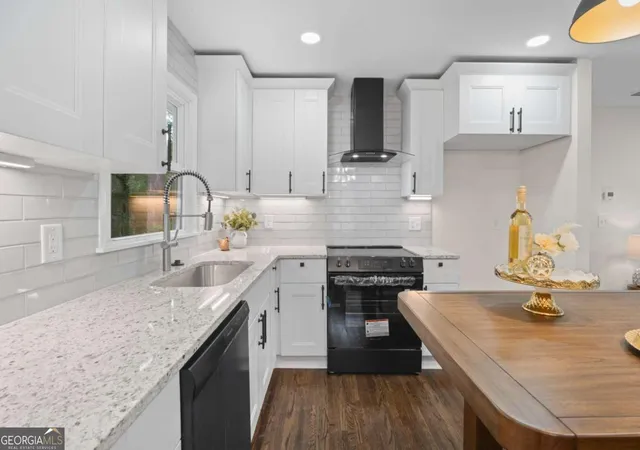 Photo 4 of Single family home for sale at 2648 Crestdale Cir Se, Atlanta, GA 30316 | MLS# 10824035 | Listing updated on 2026-09-10