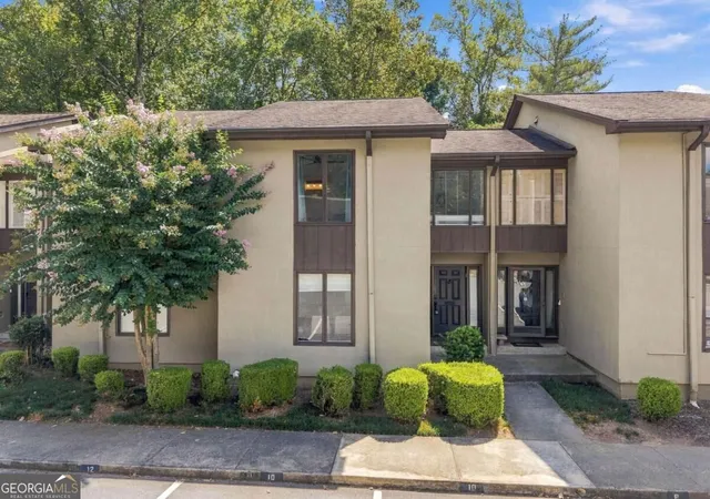 Photo 1 of Townhouse for sale at 8 Ivy Ridge Ne, Atlanta, GA 30342 | MLS# 10844953 | Listing updated on 2026-09-28