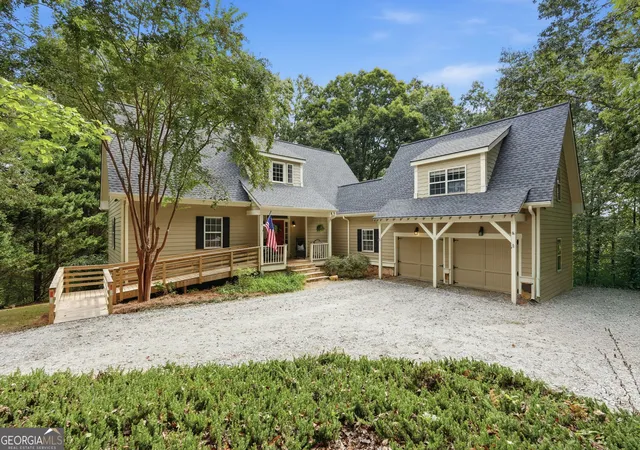 Photo 1 of Single family home for sale at 907 Rainbow Cir, Cleveland, GA 30528 | MLS# 10842968 | Listing updated on 2026-09-10
