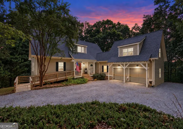 Photo 2 of Single family home for sale at 907 Rainbow Cir, Cleveland, GA 30528 | MLS# 10842968 | Listing updated on 2026-09-10
