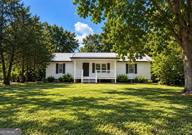 Photo 2 of Single family home for sale at 2392 Hancock Dr, Social Circle, GA 30025 | MLS# 10841248 | Listing updated on 2026-10-09