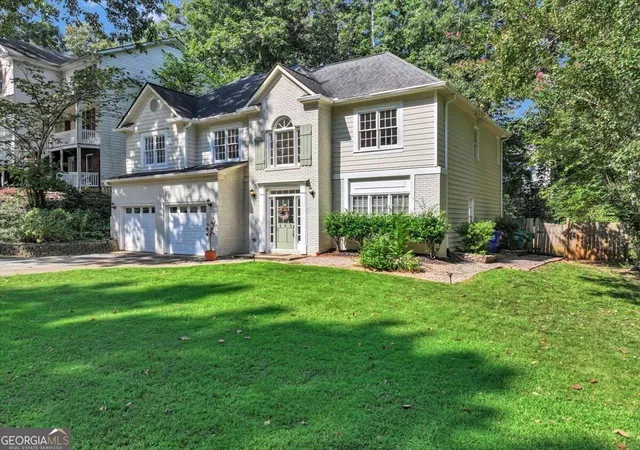 Photo 2 of Single family home for sale at 565 Fortune Ridge Rd, Stone Mountain, GA 30087 | MLS# 10851281 | Listing updated on 2026-10-07
