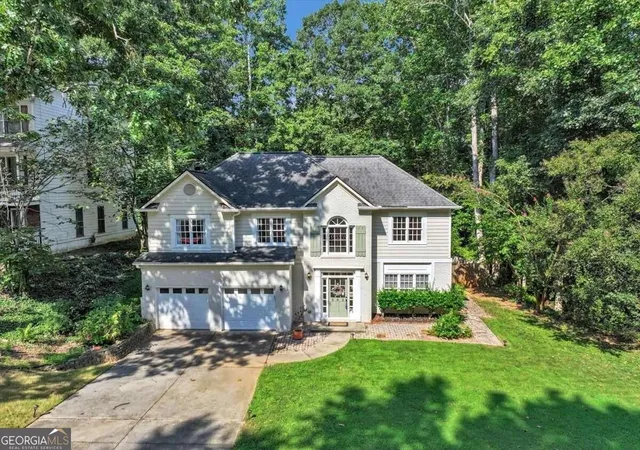 Photo 3 of Single family home for sale at 565 Fortune Ridge Rd, Stone Mountain, GA 30087 | MLS# 10851281 | Listing updated on 2026-10-07