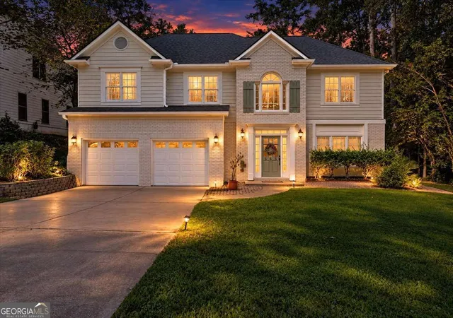 Photo 4 of Single family home for sale at 565 Fortune Ridge Rd, Stone Mountain, GA 30087 | MLS# 10851281 | Listing updated on 2026-10-07