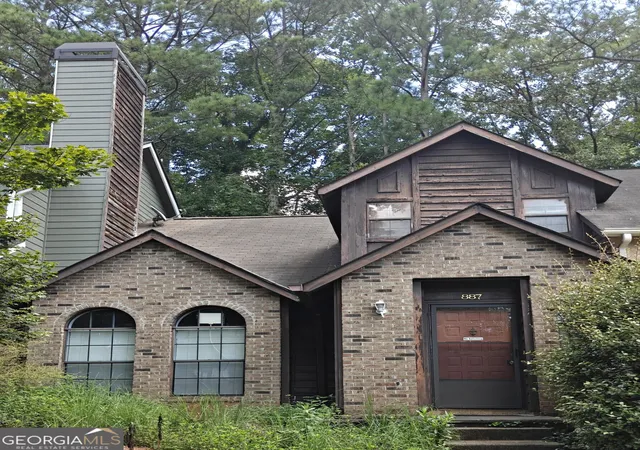 Photo 4 of Townhouse for sale at 887 Brandy Oaks Ln, Stone Mountain, GA 30088 | MLS# 10851241 | Listing updated on 2026-10-06