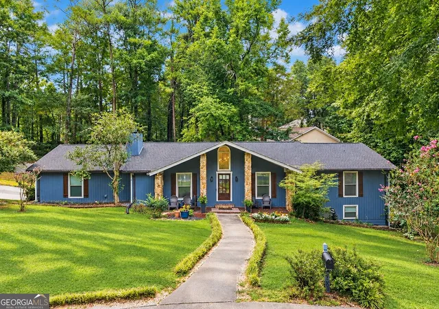Photo 4 of Single family home for sale at 4358 Inverary Walk Ne, Roswell, GA 30075 | MLS# 10835223 | Listing updated on 2026-09-11