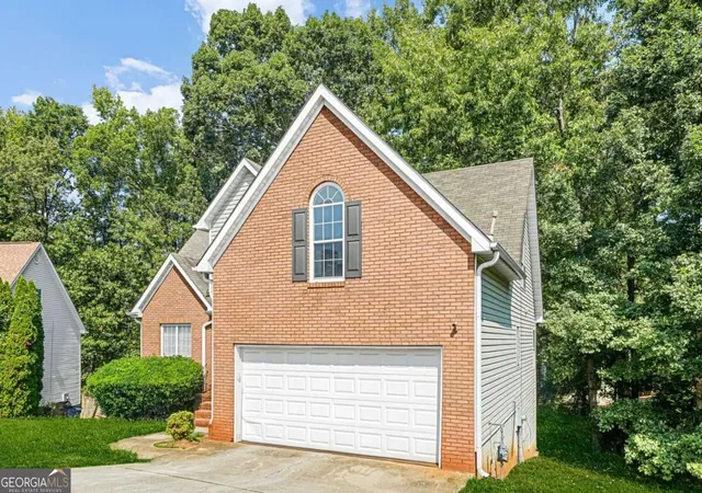 Photo 3 of Single family home for sale at 1347 Vine Cir, Mcdonough, GA 30253 | MLS# 10849497 | Listing updated on 2026-10-03